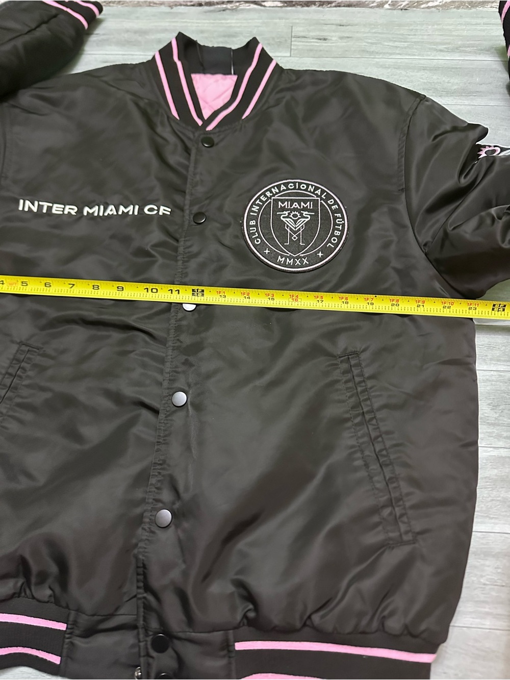 Club Internacional de Fútbol Miami Black and Pink Bomber Jacket M - Picture 5 of 10